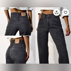 Vintage Levi’s 560 loose fit straight leg jeans
